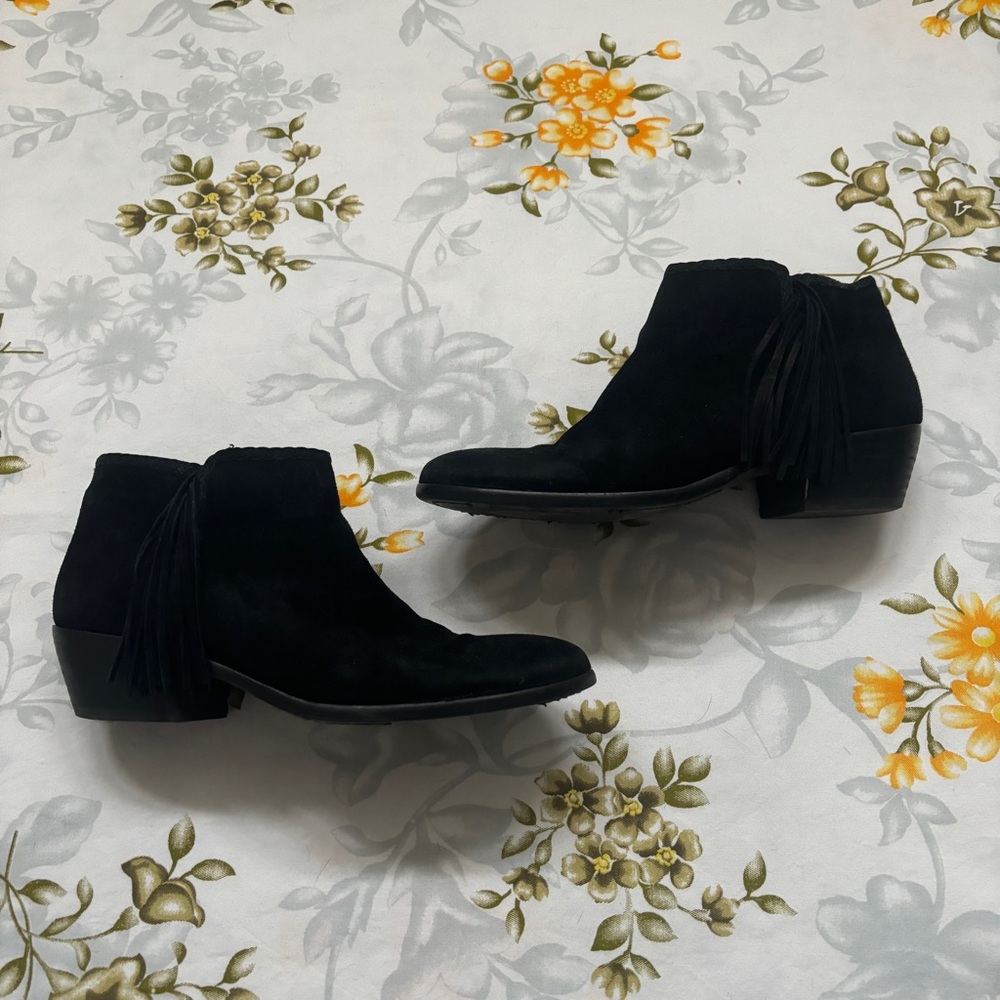 Sam Edelman Size 6.5 Suede Fringe Booties